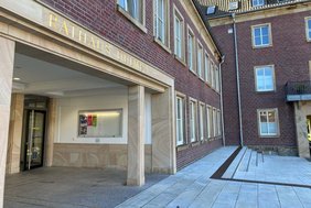 Eingang Bürgerbüro Rathaus Dieses Foto zeigt den Eingang zum Bürgerbüro im Rathaus.